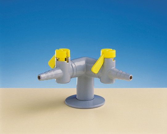 Two way drop lever tap at 90º for burning gas, fitted with non-return valves and restrictors